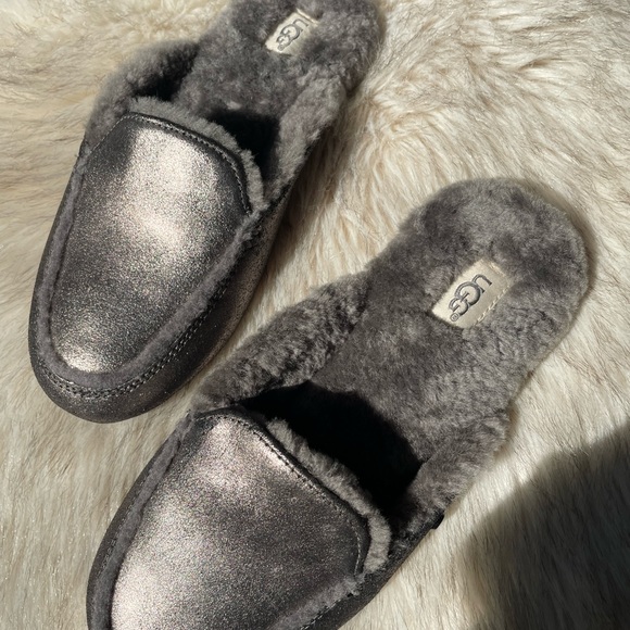UGG Women Slippers Metallic Charcoal Gray Size 5 - Picture 6 of 7
